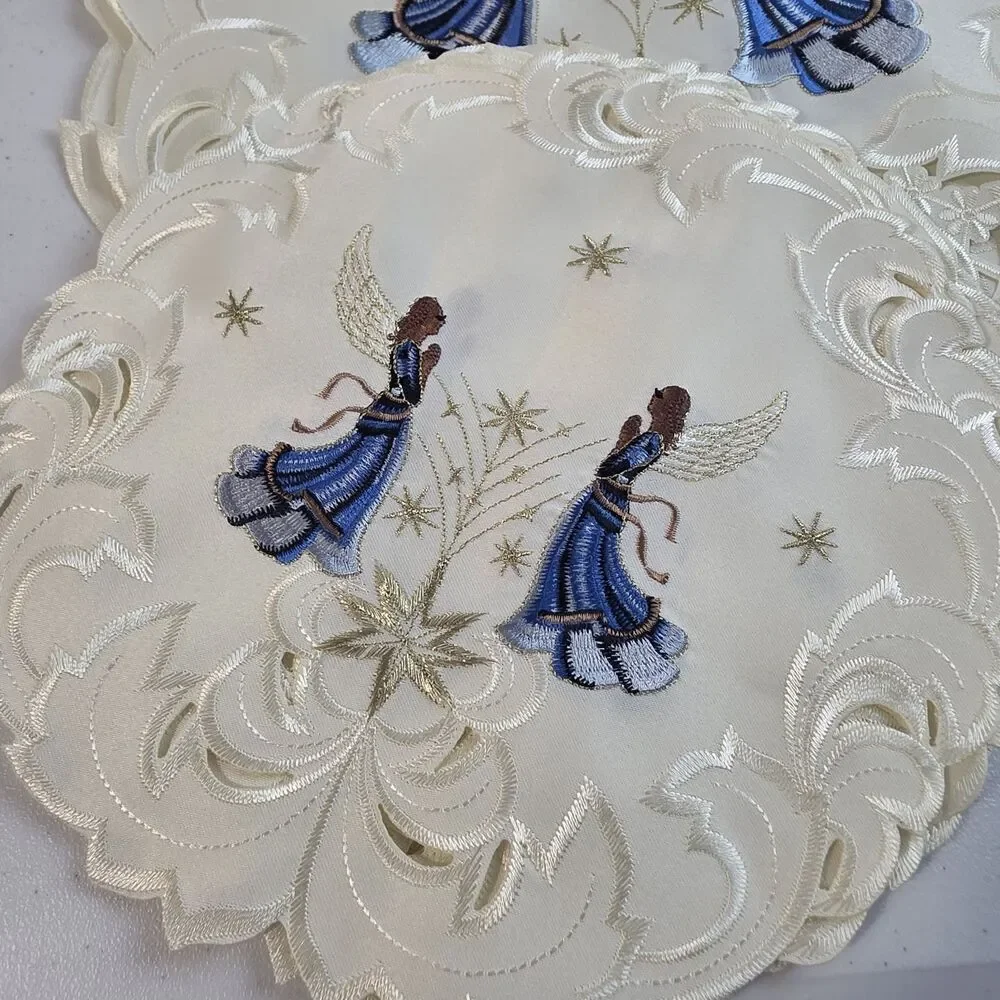 Embroidered & Hand-Cut Doily Place Mat Set Of 4 11x11